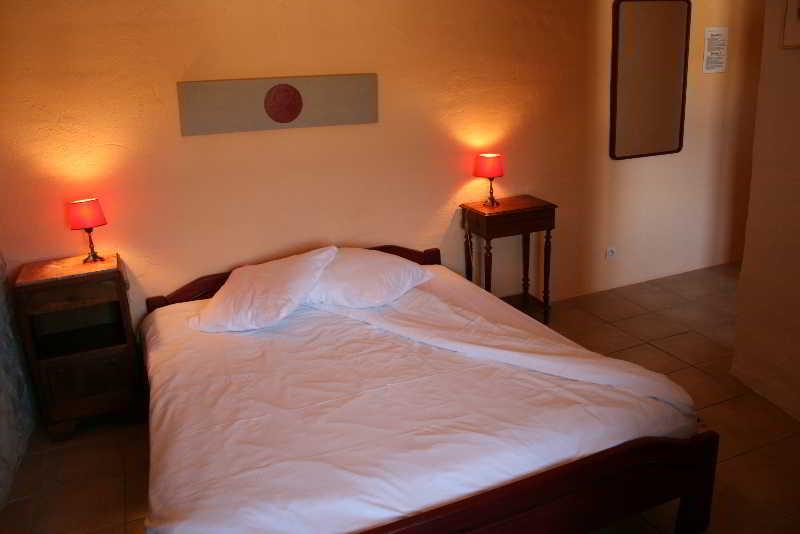 Auberge La Plaine Chabrillan Zewnętrze zdjęcie