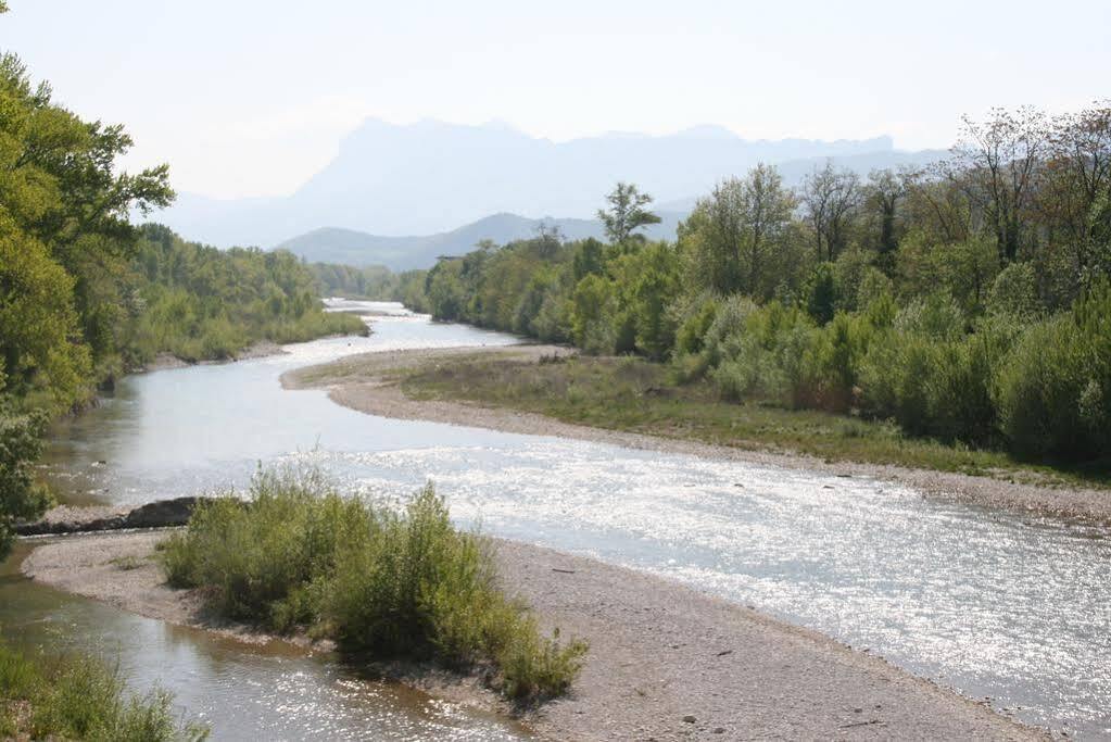 Auberge La Plaine Chabrillan Zewnętrze zdjęcie